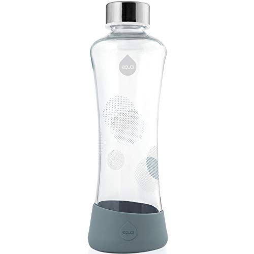 EQUA Glasflasche Metallic Silver 550 ml Trinkflasche 0,55l mit Silikonboden Flasche aus Borosilikatglas für Wasser Tee